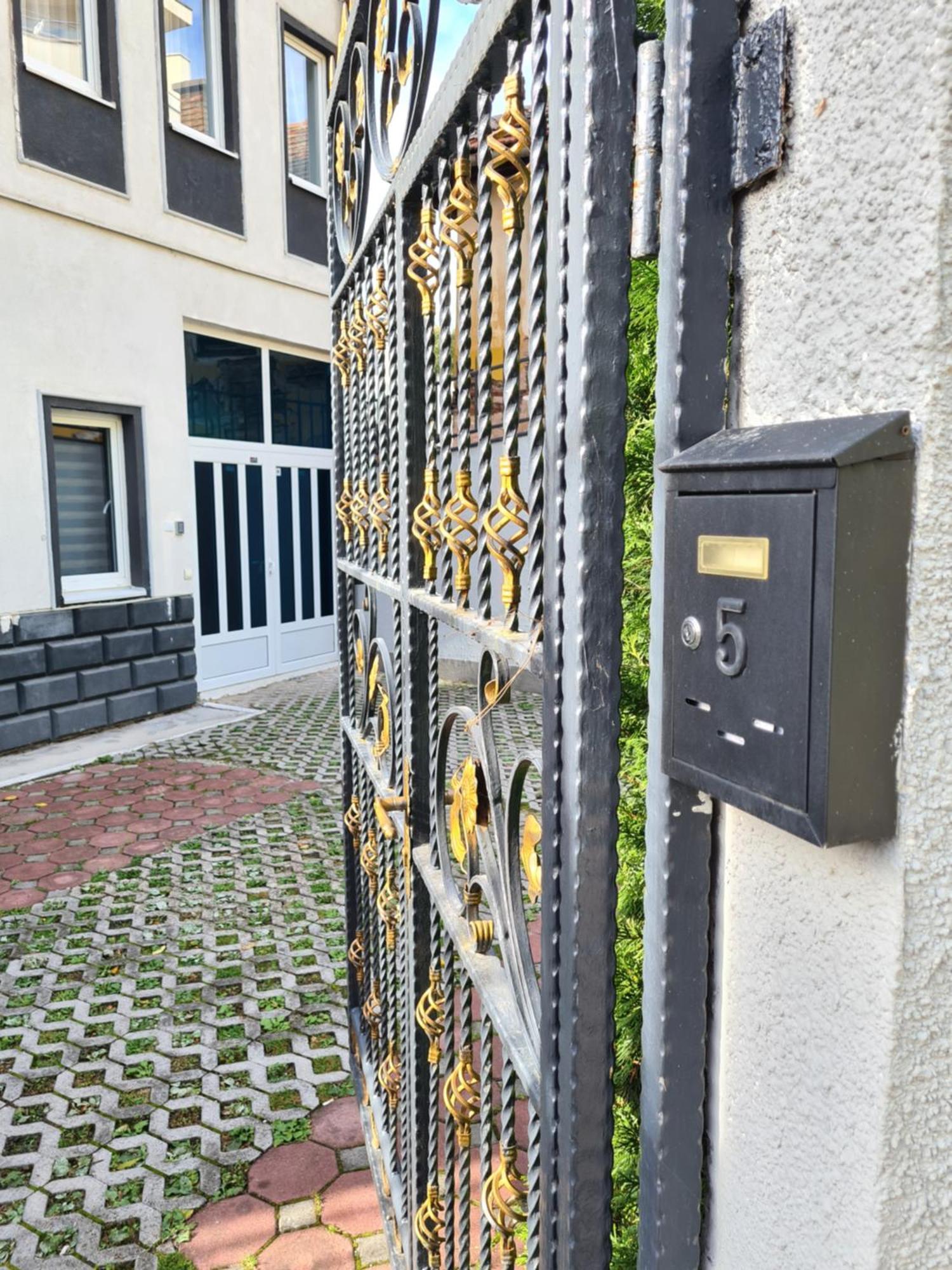 Citadela Suites - Free Parking Sarajevo Ngoại thất bức ảnh