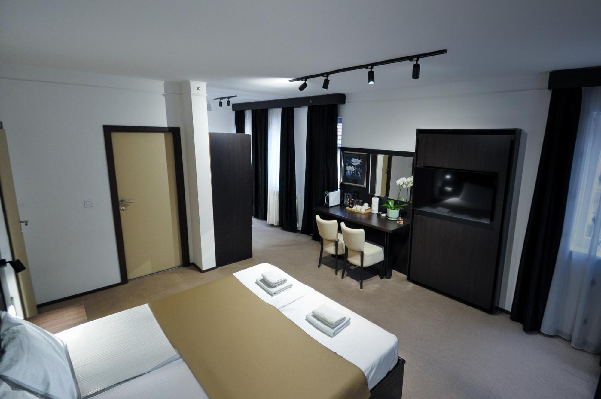 Citadela Suites - Free Parking Sarajevo Ngoại thất bức ảnh
